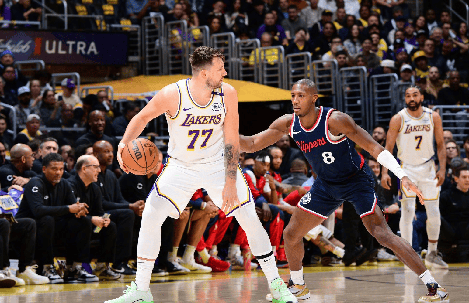 九游在线平台包含东契奇在阿森纳比赛中战术调整，锐不可当引发热议！的词条