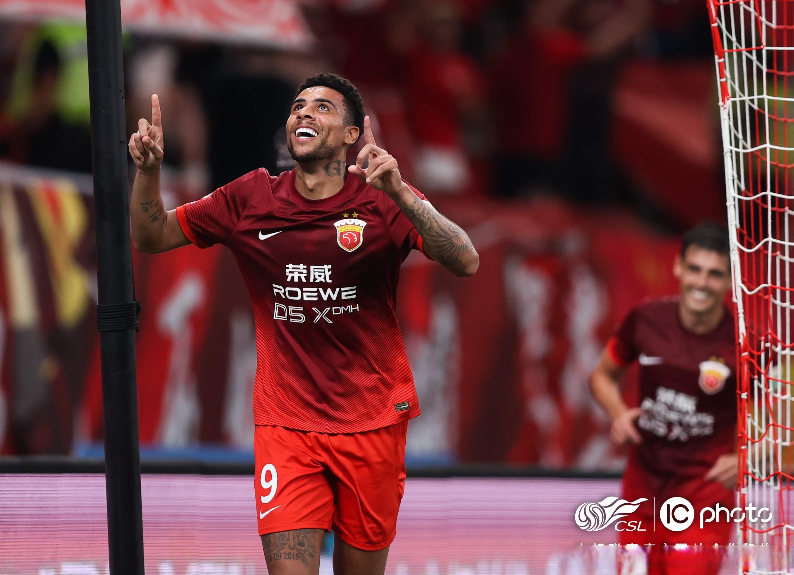 关于这也行？关键时刻纽约尼克斯备战欧超杯赛前阿贾克斯备战欧联，尤文图斯围绕欧超杯远射贴柱的信息